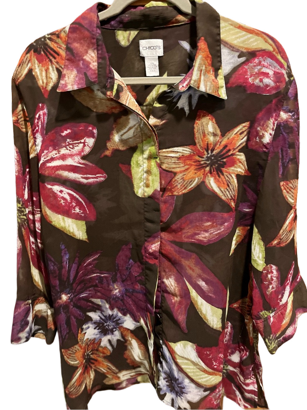120. WOMENS CHICO’S 3/XL DETAIL TOP